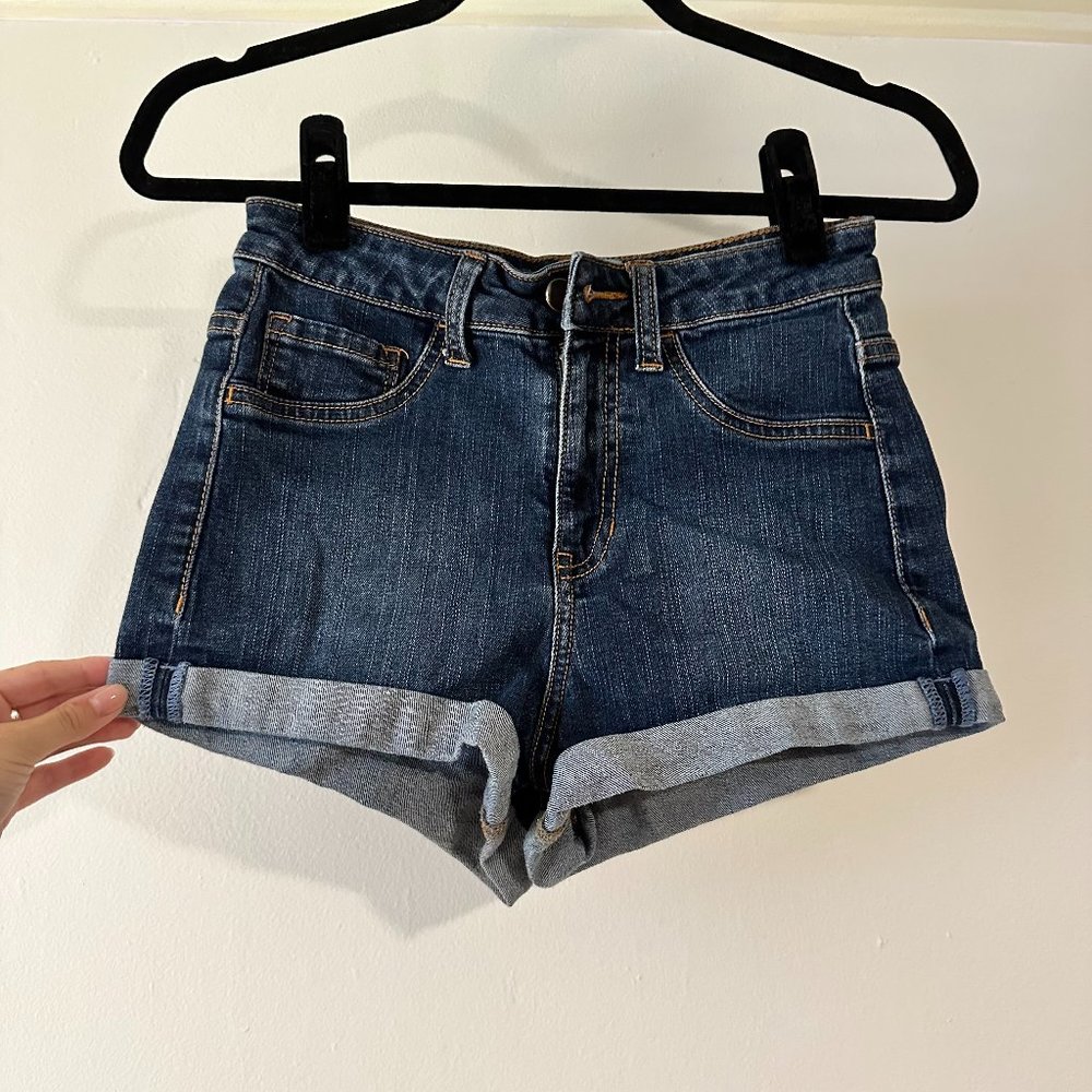 Forever 21 Dark Denim Booty Shorts Size 26